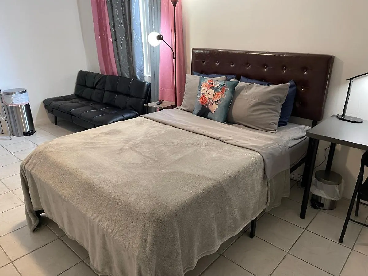 Homestay Value Inside Miami, Near Airport, Beach, Center & Metro Miami