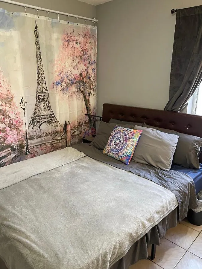 Value Inside Miami, Near Airport, Beach, Center & Metro Homestay
