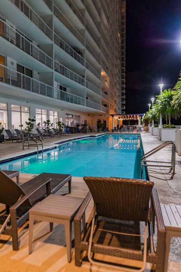 In Brickell With Pool, Gym, Free Parking And Game Apartment *