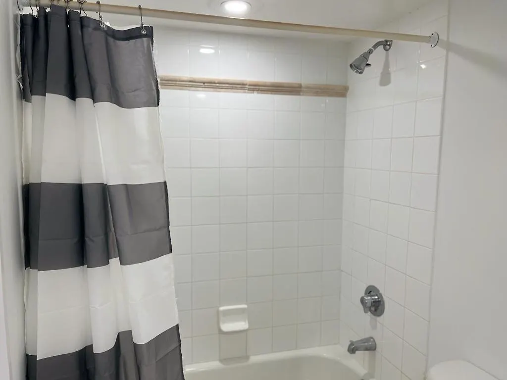 In Brickell With Pool, Gym, Free Parking And Game *