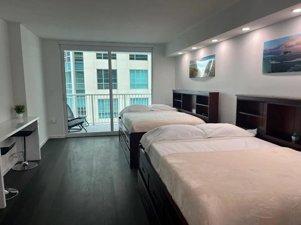 In Brickell With Pool, Gym, Free Parking And Game Miami