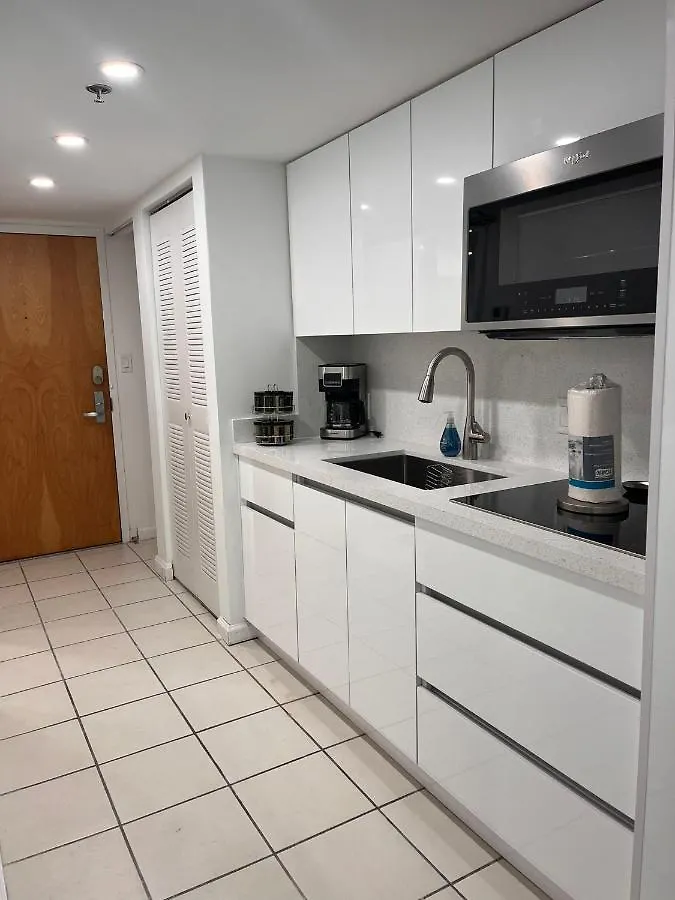In Brickell With Pool, Gym, Free Parking And Game *