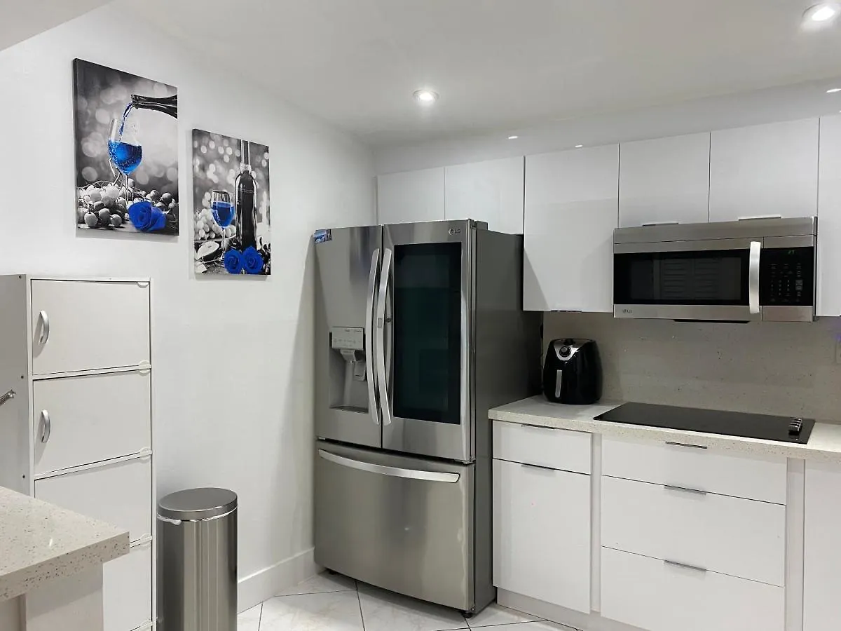 Beautiful House 7 Min From Airport W Free Parking * Miami