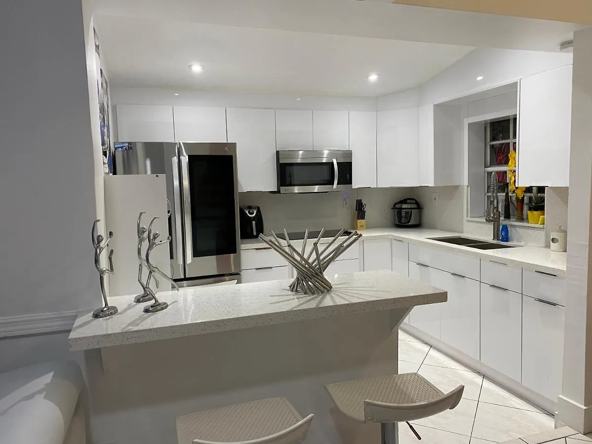 Beautiful House 7 Min From Airport W Free Parking
