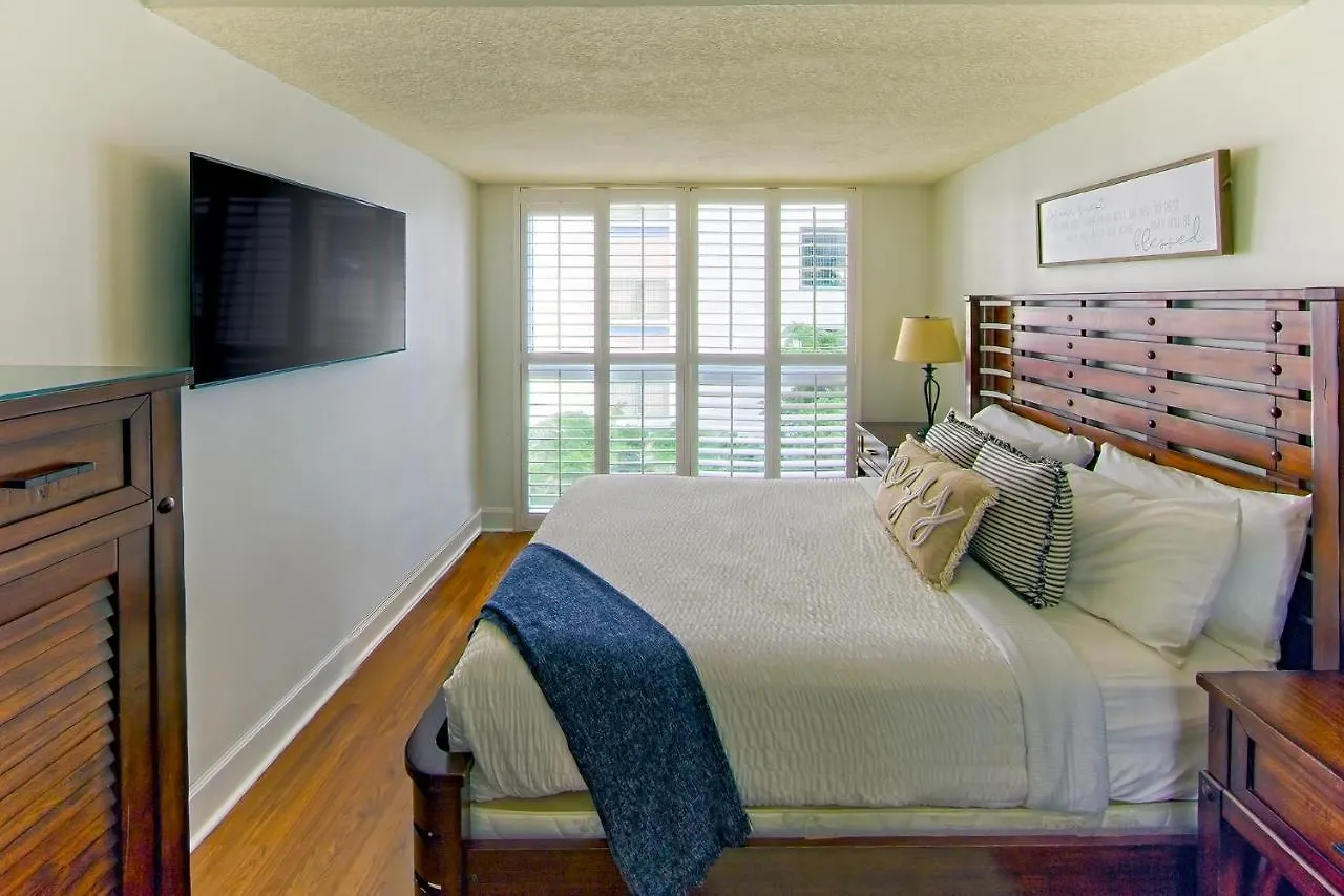 1bed 1bath Steps To Marina & Cocowalk In Grove Apartment