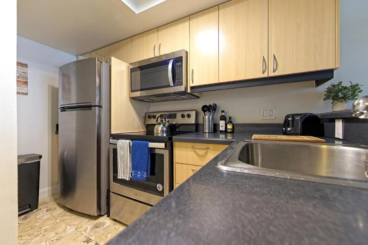 1bed 1bath Steps To Marina & Cocowalk In Grove * Miami