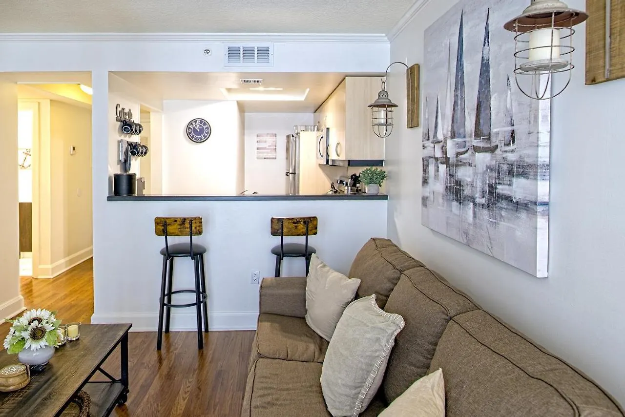 Apartment 1bed 1bath Steps To Marina & Cocowalk In Grove Miami