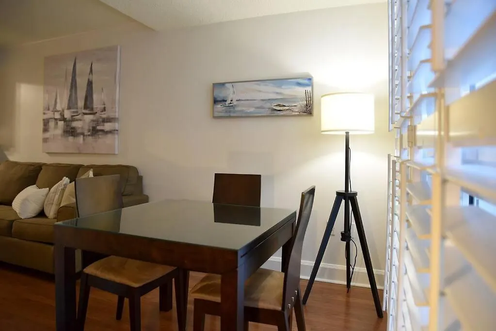 1bed 1bath Steps To Marina & Cocowalk In Grove *