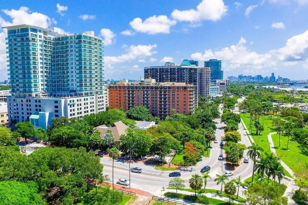 Apartment 1bed 1bath Steps To Marina & Cocowalk In Grove Miami