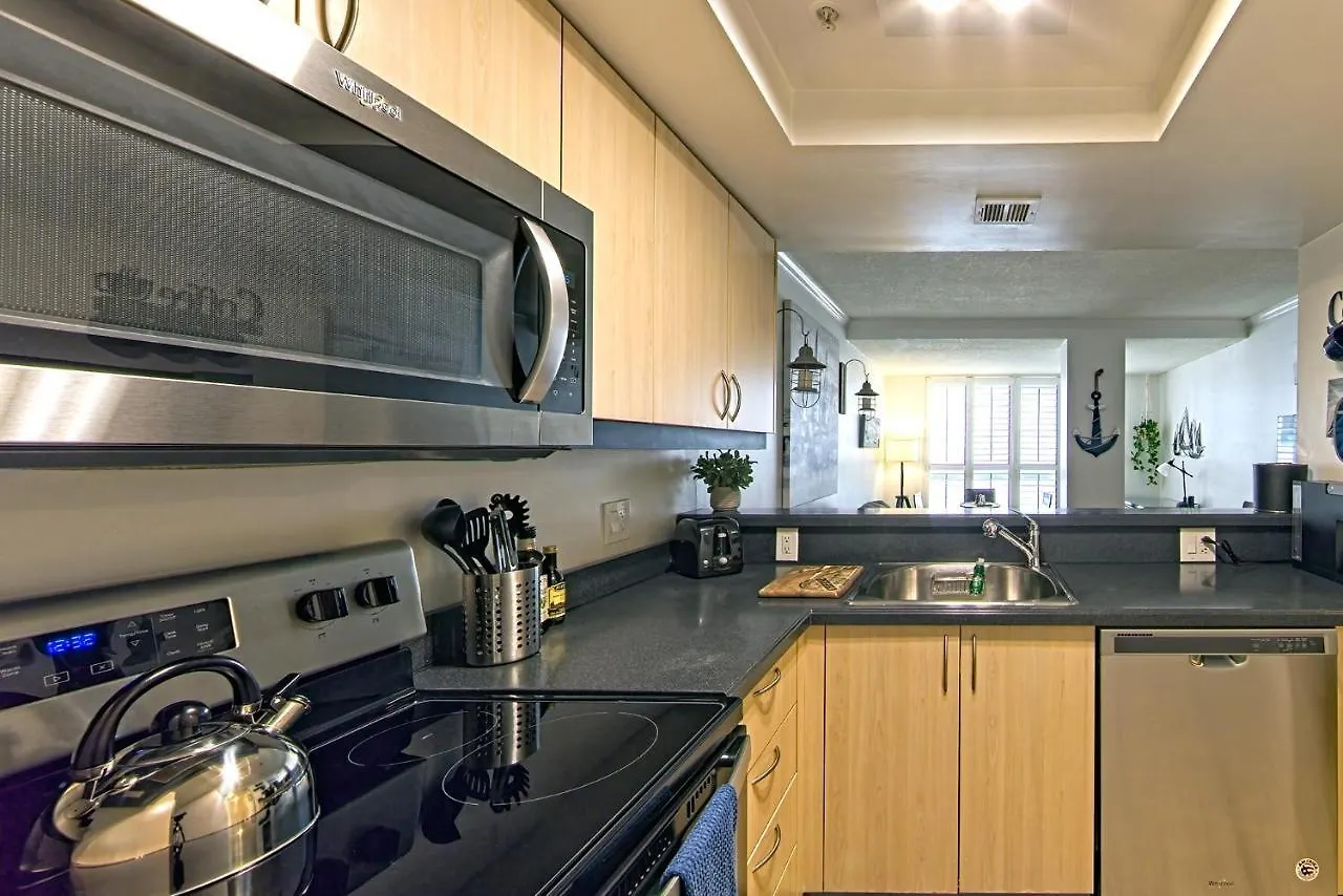 1bed 1bath Steps To Marina & Cocowalk In Grove Apartment *