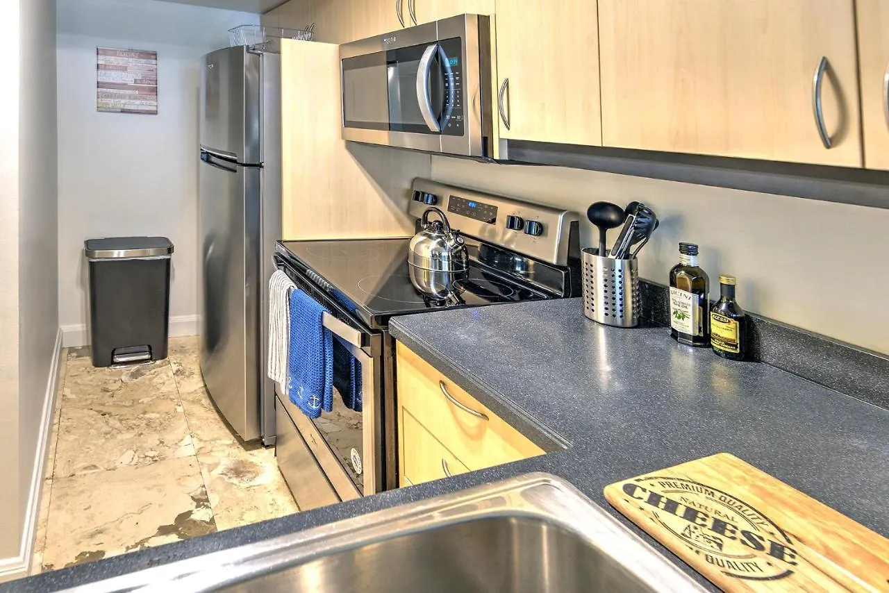 1bed 1bath Steps To Marina & Cocowalk In Grove *