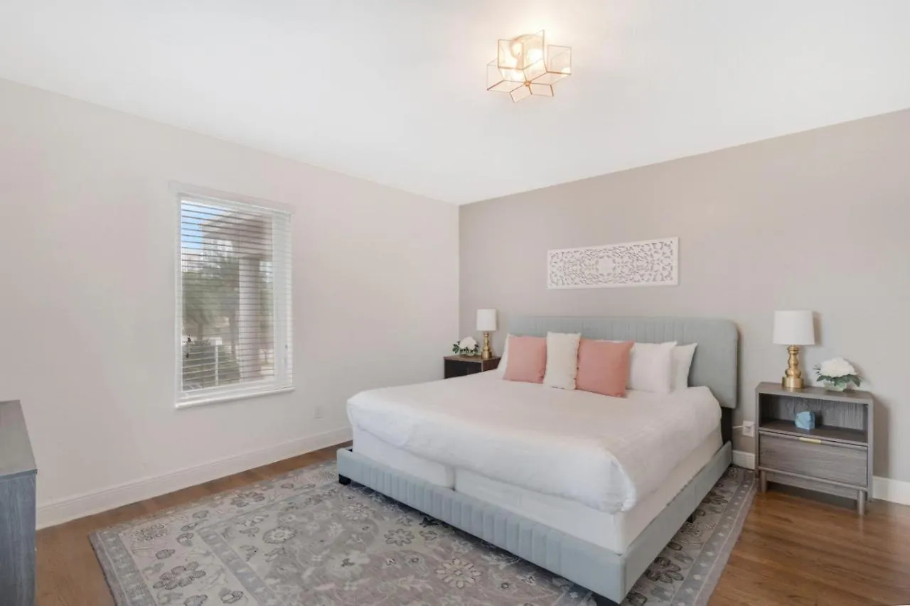 Roami At Bayview Place מיאמי