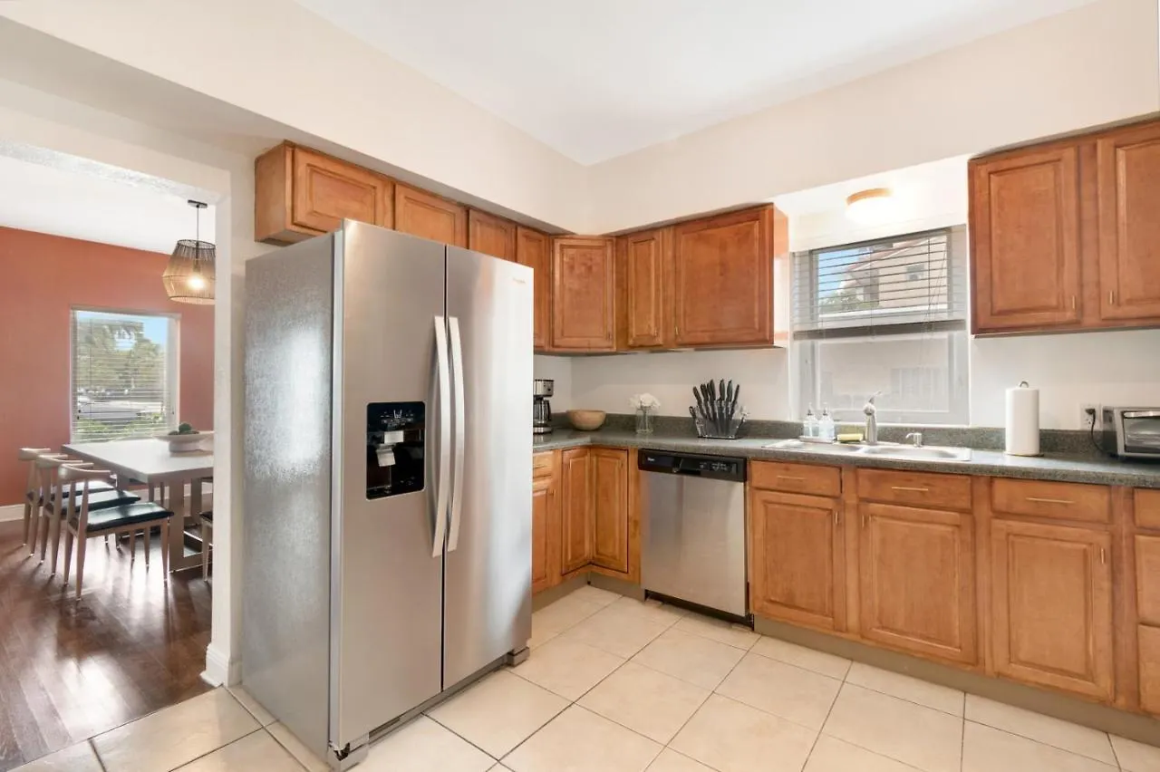 Roami At Bayview Place Apartment Miami
