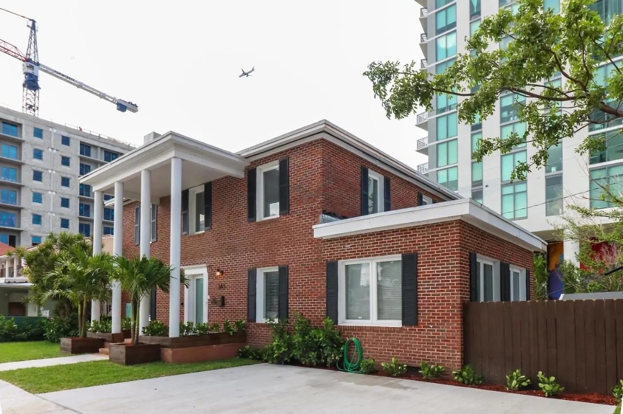 Roami At Bayview Place Miami