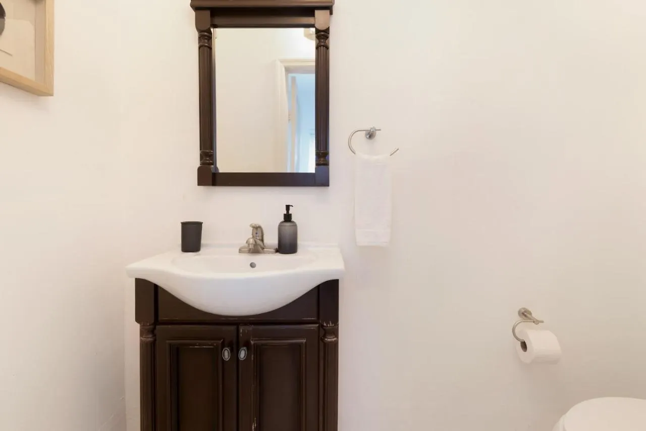 Apartment Roami At Bayview Place