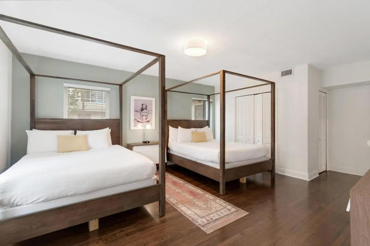 Apartment Roami At Bayview Place