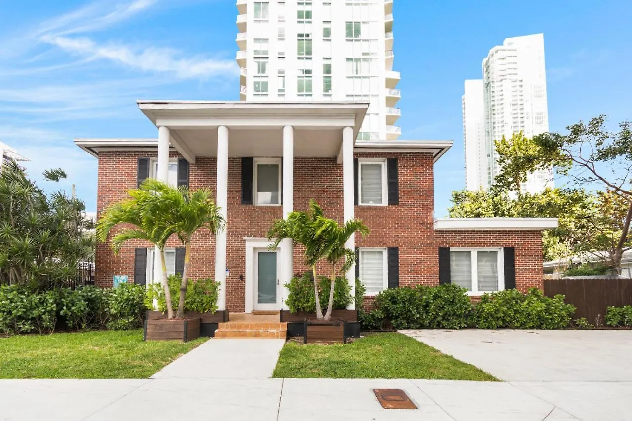 Apartment Roami At Bayview Place