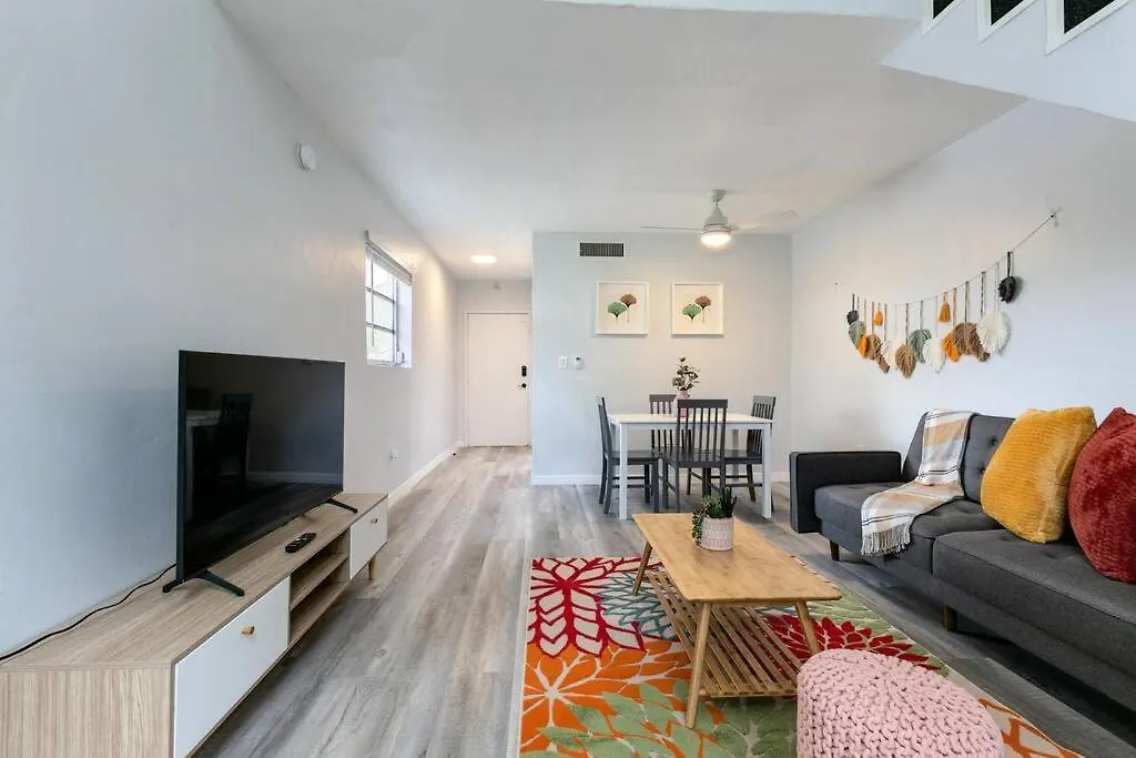 Loft Style 1b , Fast Wi-fi Virg14 Apartment