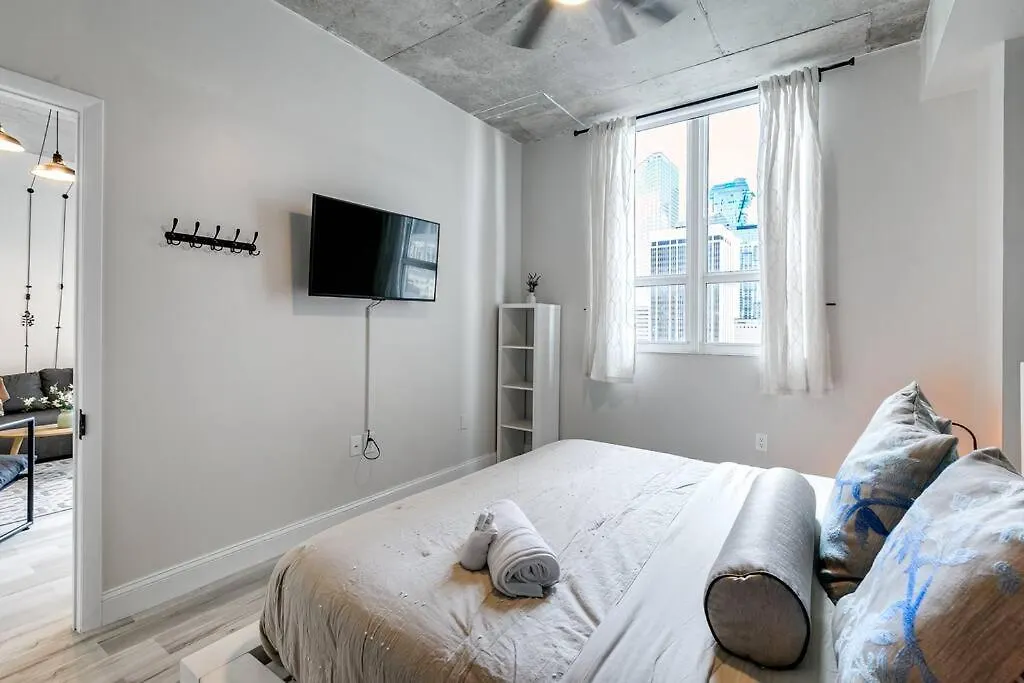 Contemporary Loft In Beautiful Down 4 People 1608 Apartment