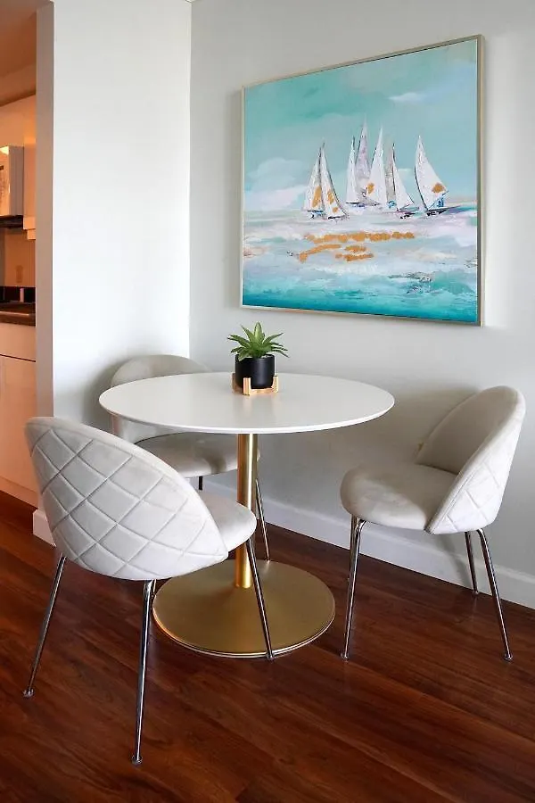 Glamorous Bay View In The Heart Of Grove