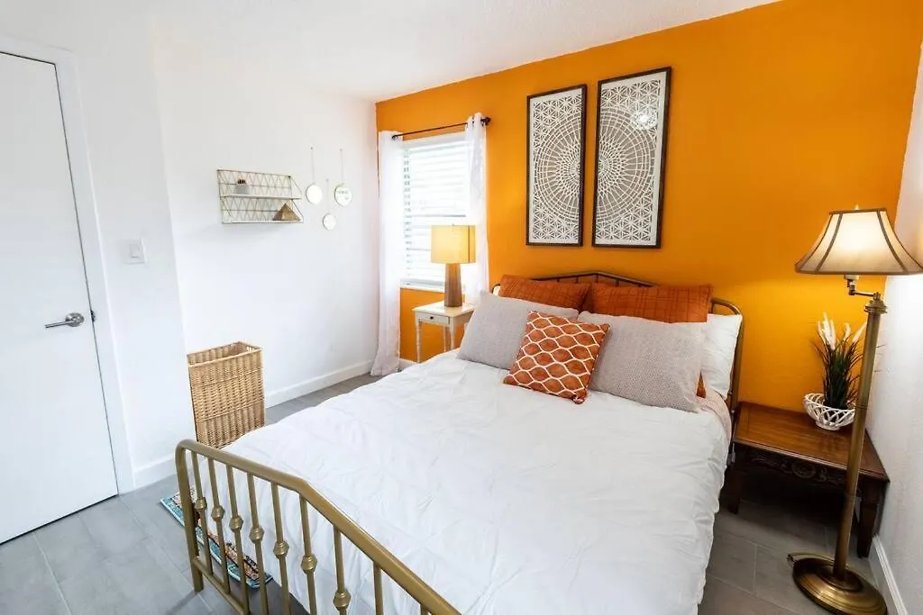 Close To Port Cruise, Steps To Wynwood. Up To 8 Pp Vakantiehuis
