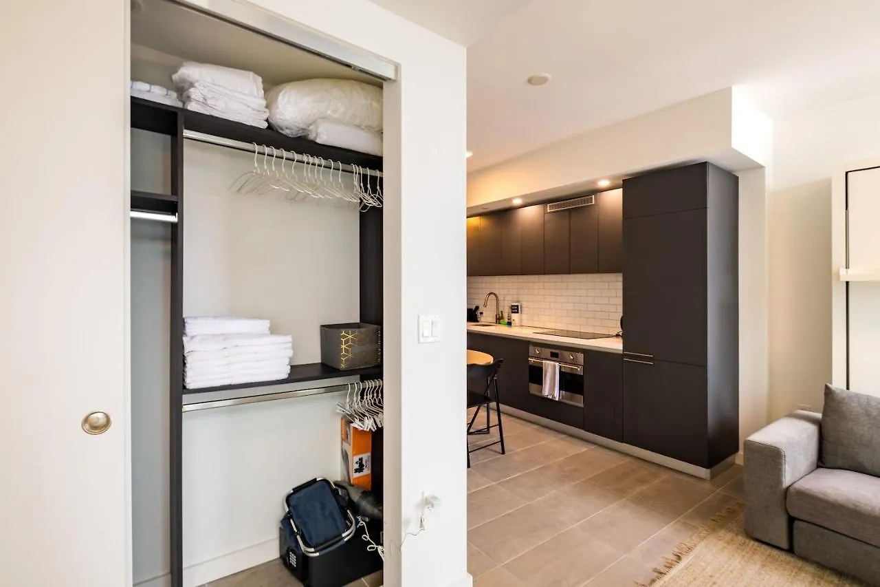 Apartment Fabulous With Pool, Gym, Lounge - Prime Location, *