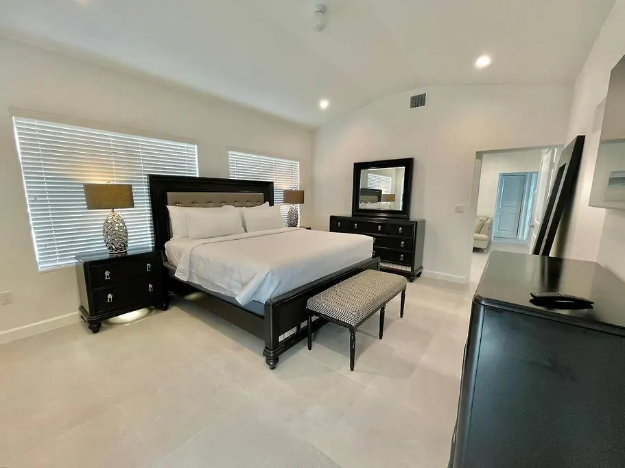 Gia Large Near Brickell