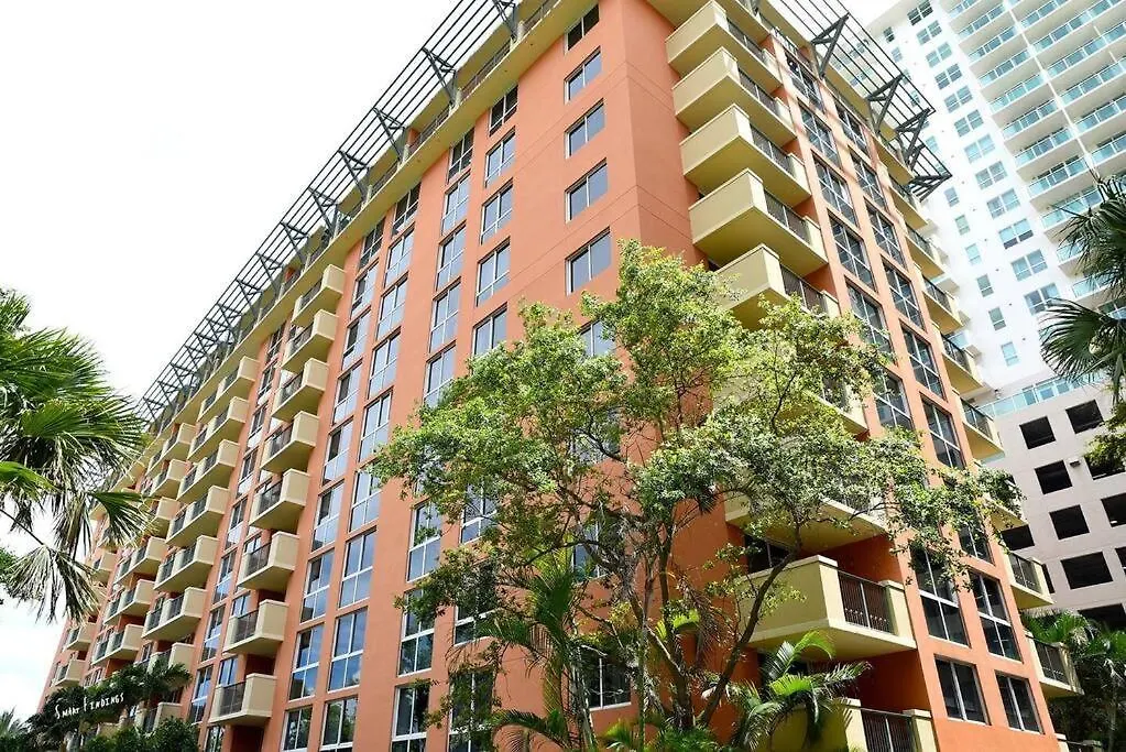 Relaxing In The Grove, Free Parking Apartment