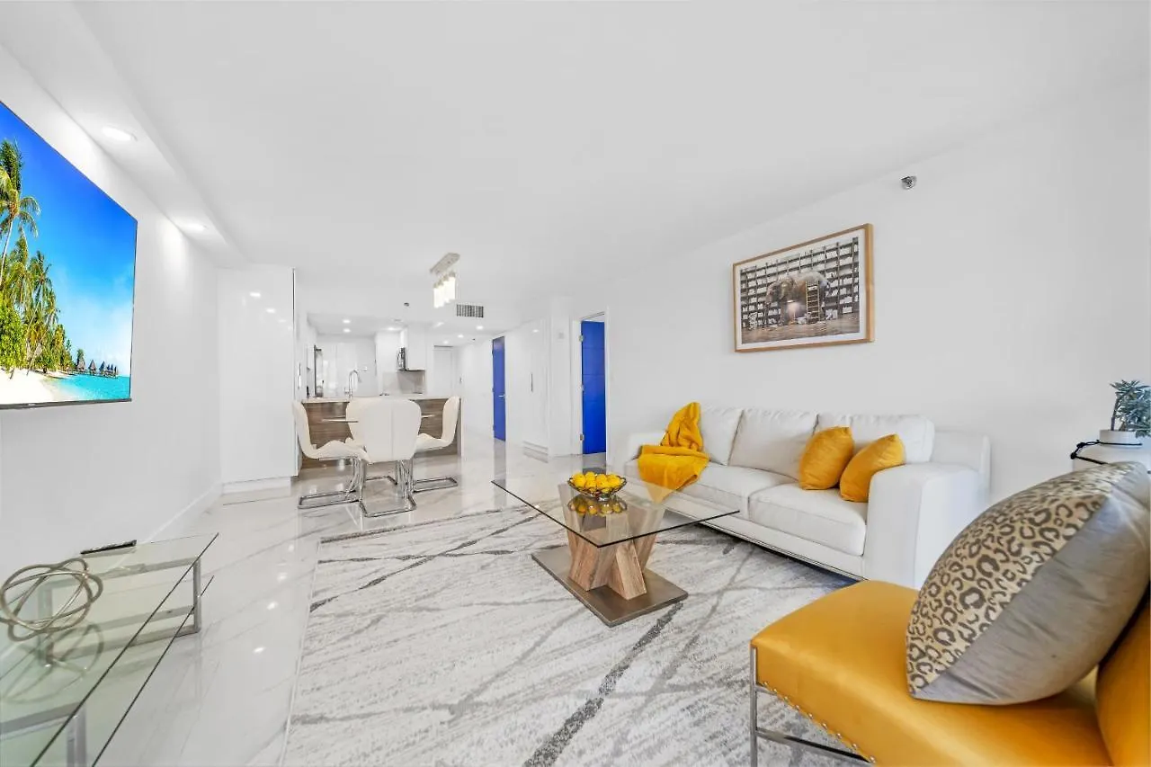 Apartment Beyond The Biscayne Bay Miami