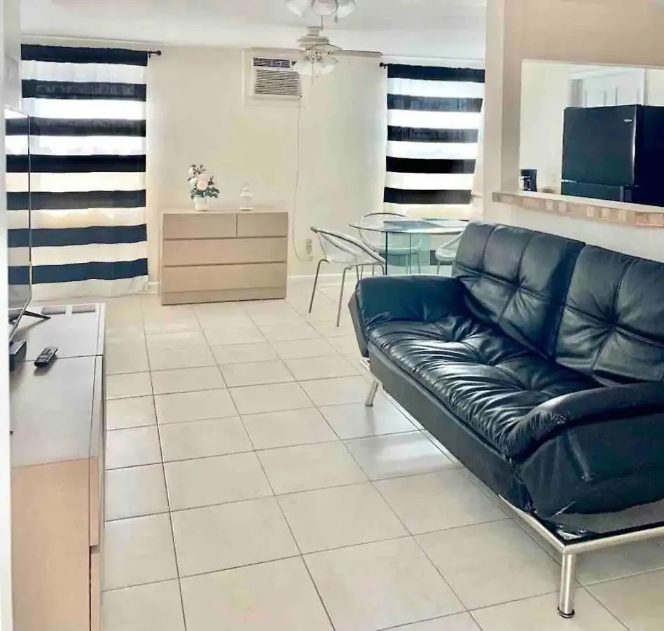 Homestay Private Near Airport - Free Parking - 02 Miami