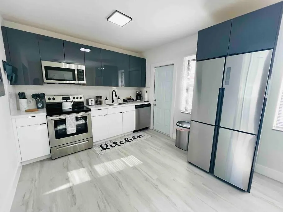 בית נופש Charming 2 Bedroom Near Calle Ocho Kasey Center Downtown Beaches *