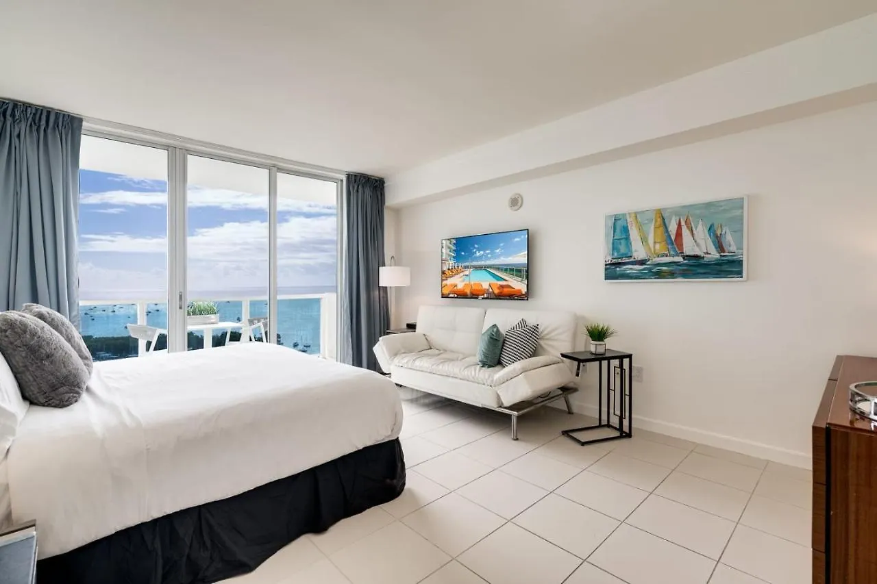 Ocean View Balcony Steps From Restaurants, Peacock Park & Marina Holiday home Miami