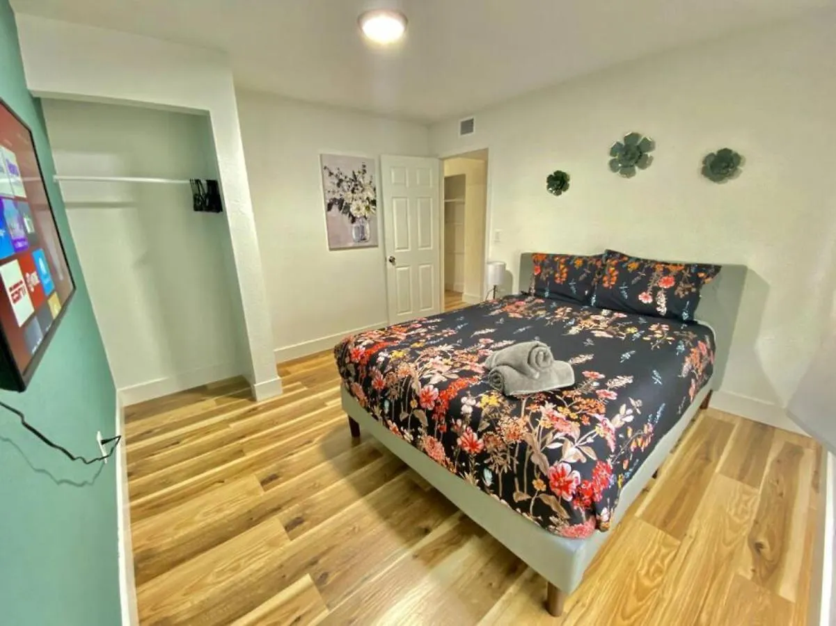 Lively Near Downtown, Stadium, Wynwood Miami