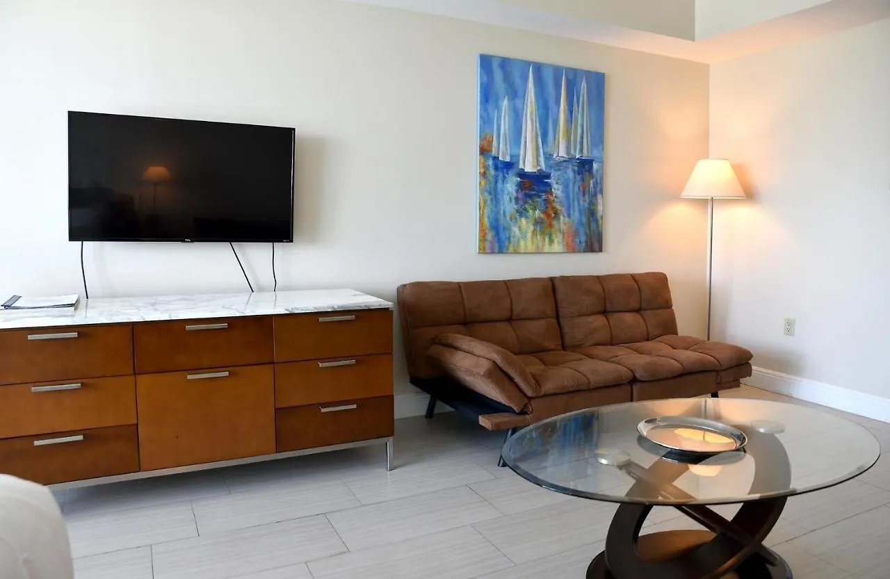 Amazing - Walking Distance To Cocowalk