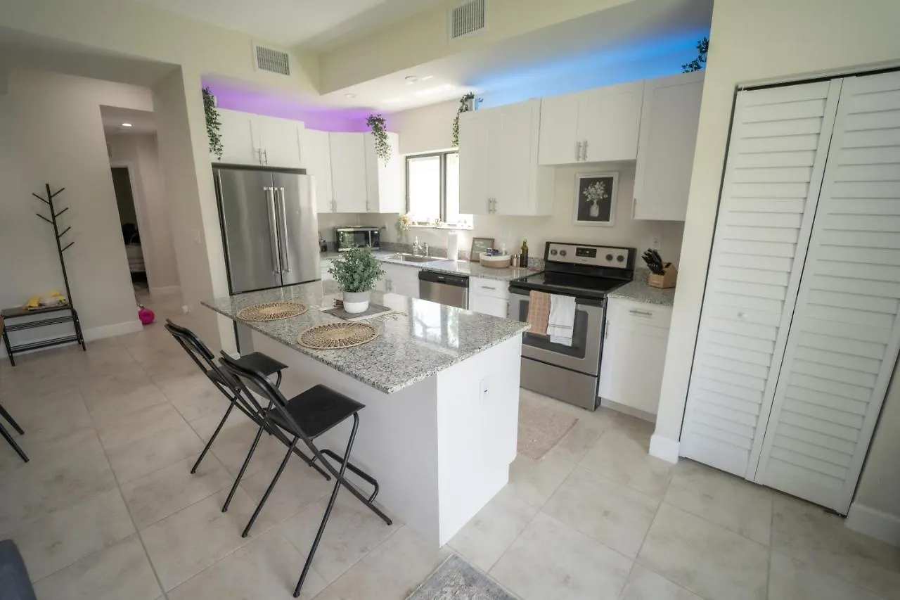 Apartment Luxury Vacation! Next To Wynwood & Design District
