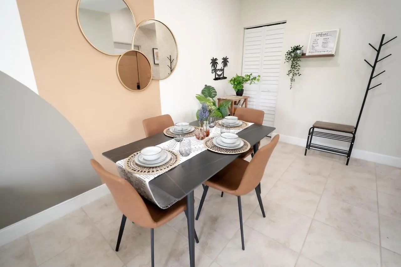 Apartment Luxury Vacation! Next To Wynwood & Design District *