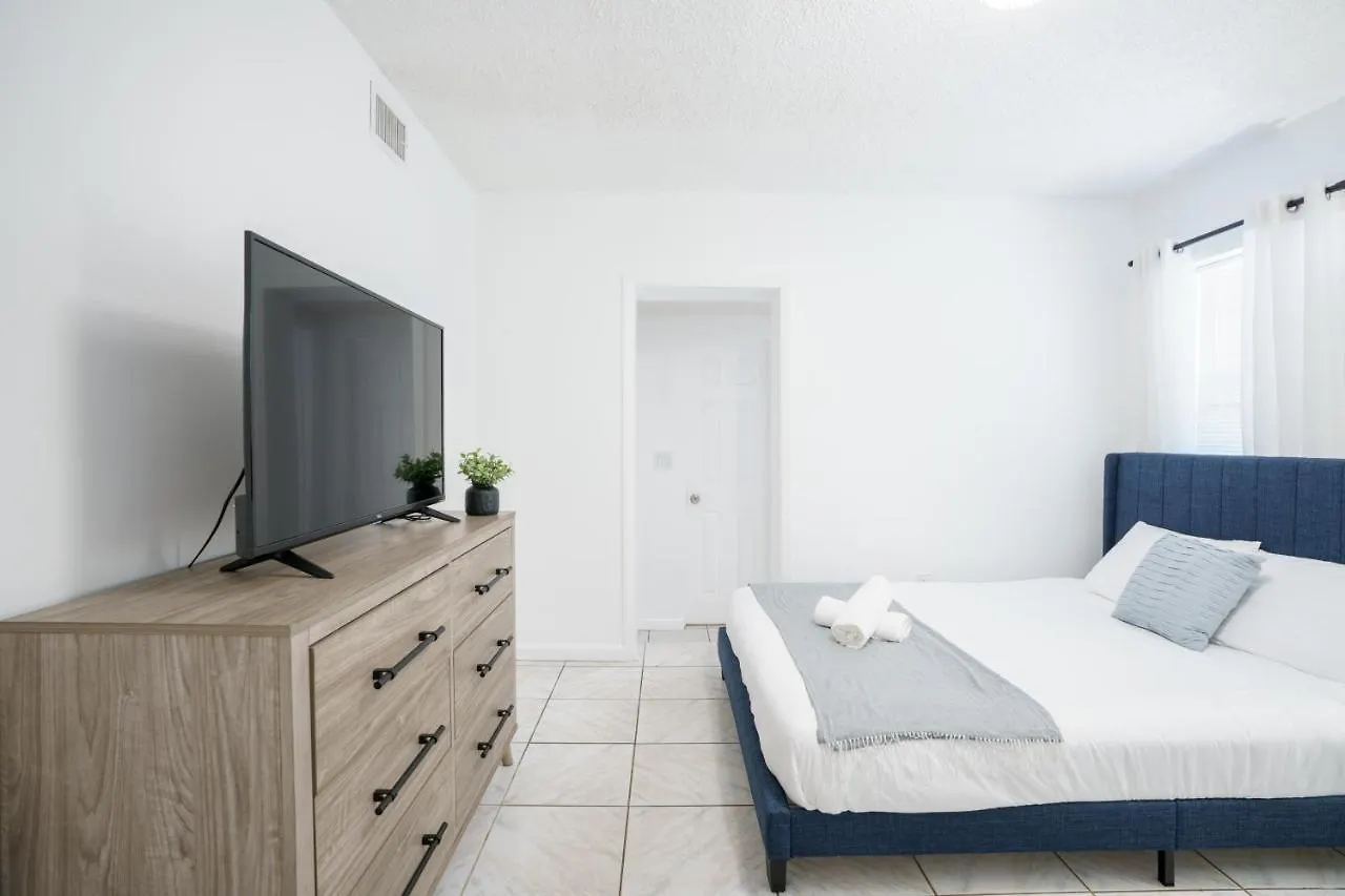 Modern 3-bedroom In The Heart Of Wynwood Art District *