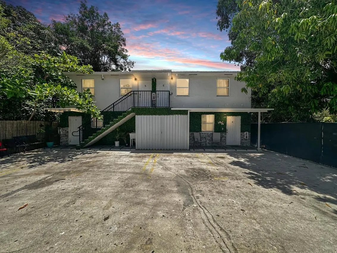 Vacay Spot Wynwood Jungle Getaway, Shower Massage Jets, Bbq, Patio Led Vibes, Prime Loc! 6 Blocks Away From Bars, Nite Clubs, Res, Shops *