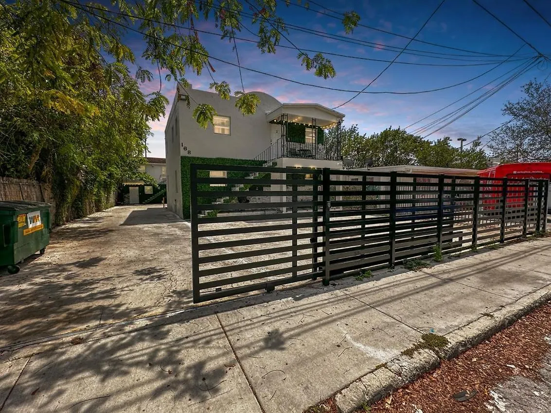 Vacay Spot Wynwood Jungle Fever Shower Massage Jets, Bbq, Patio Led Vibes, Prime Loc! 6 Blocks Away From Bars, Nite Clubs, Res, Shops 아파트
