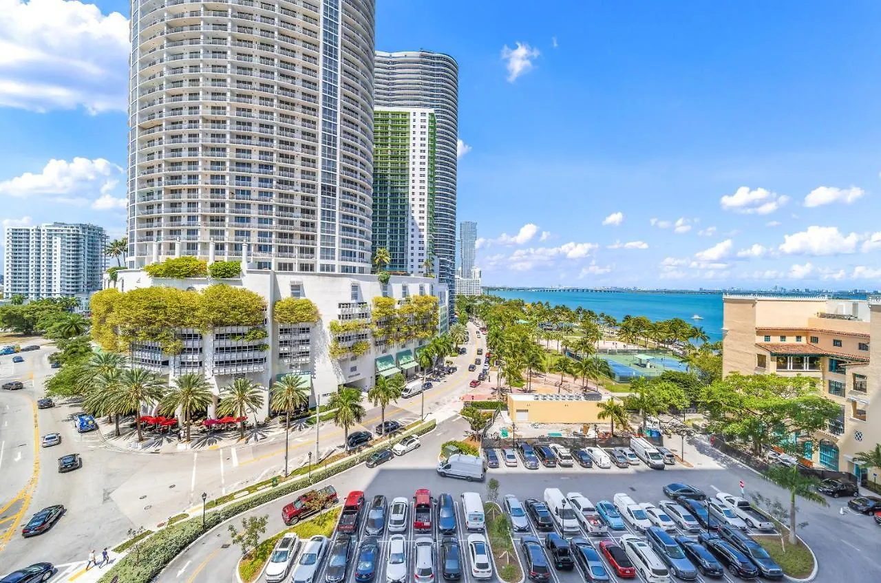 Apartment Beyond The Biscayne Bay