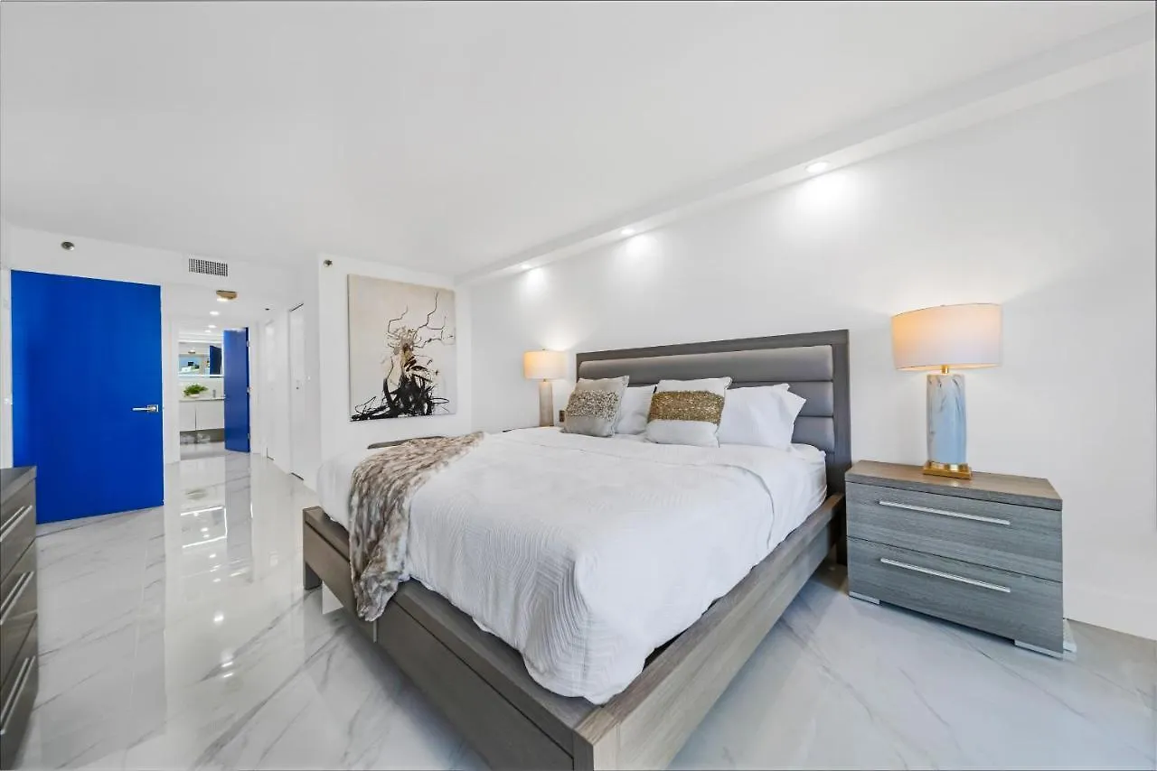 Beyond The Biscayne Bay Apartment *