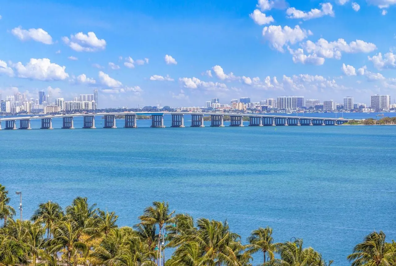 Apartment Beyond The Biscayne Bay *