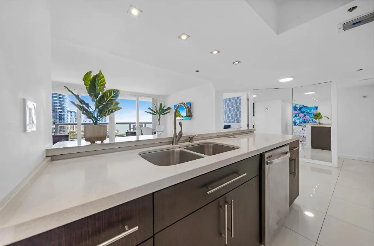 Flamingo Dream Biscayne Bay Apartment