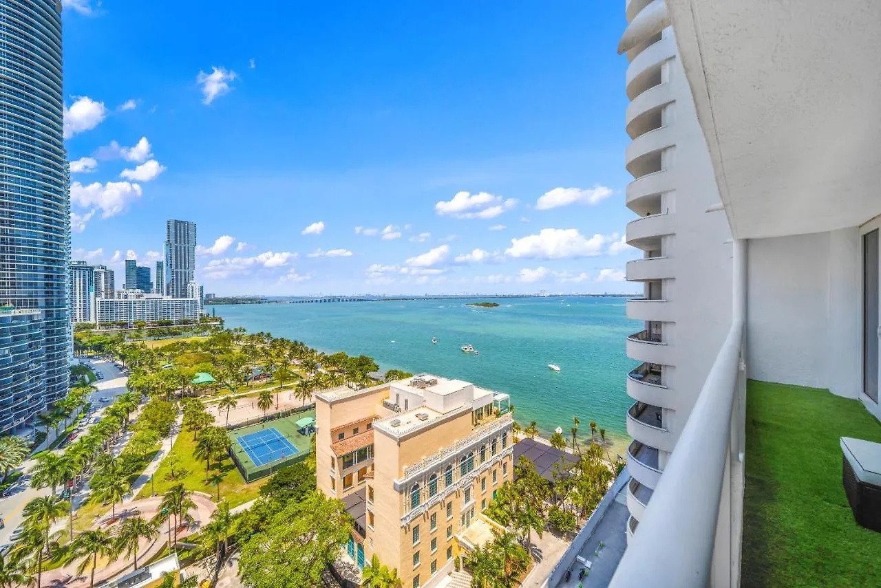 Flamingo Dream Biscayne Bay Apartment