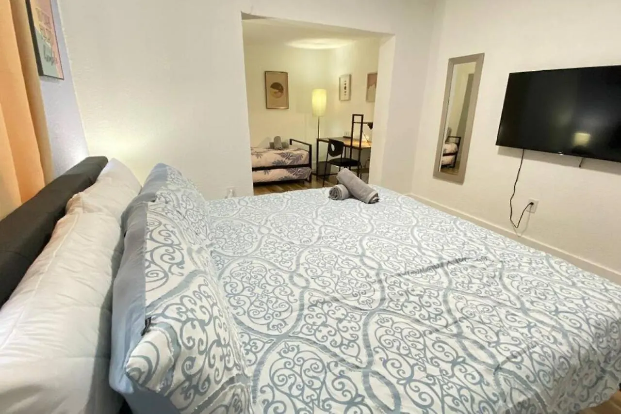Heart Of Sleeps 10 Near Little Havana Beaches *