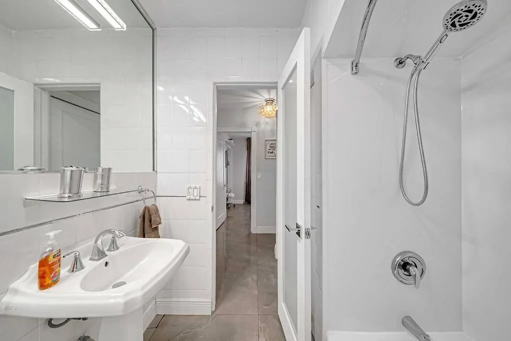 Sunny Retreat, 4br House With Private Pool, Family Friendly, Min From Airport & Beaches Miami