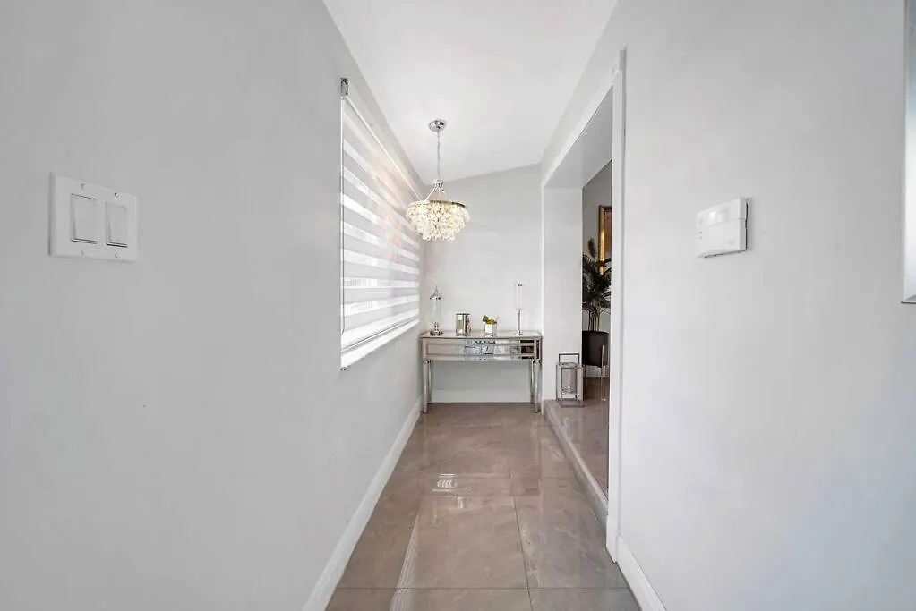 Holiday home Sunny Retreat, 4br House With Private Pool, Family Friendly, Min From Airport & Beaches *
