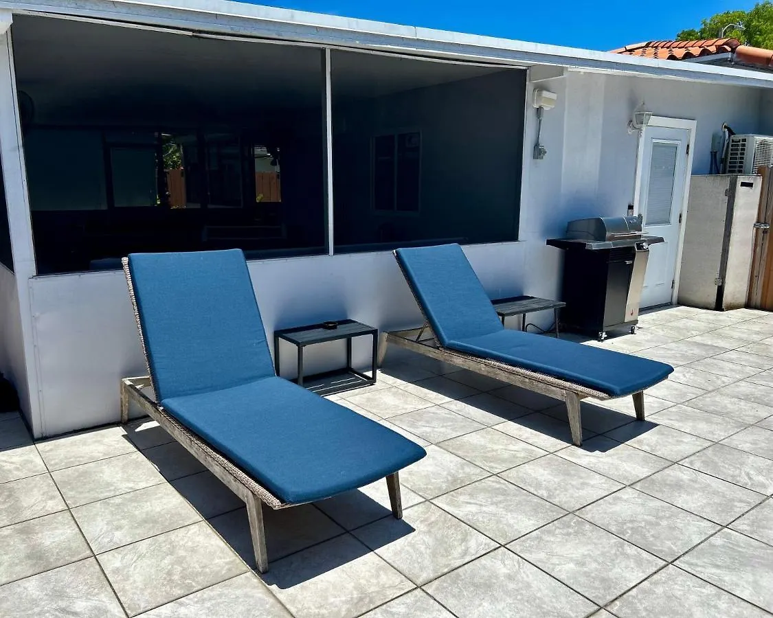 Main House 3 Bed 2 Bath & 1 Bed 1 Bath *
