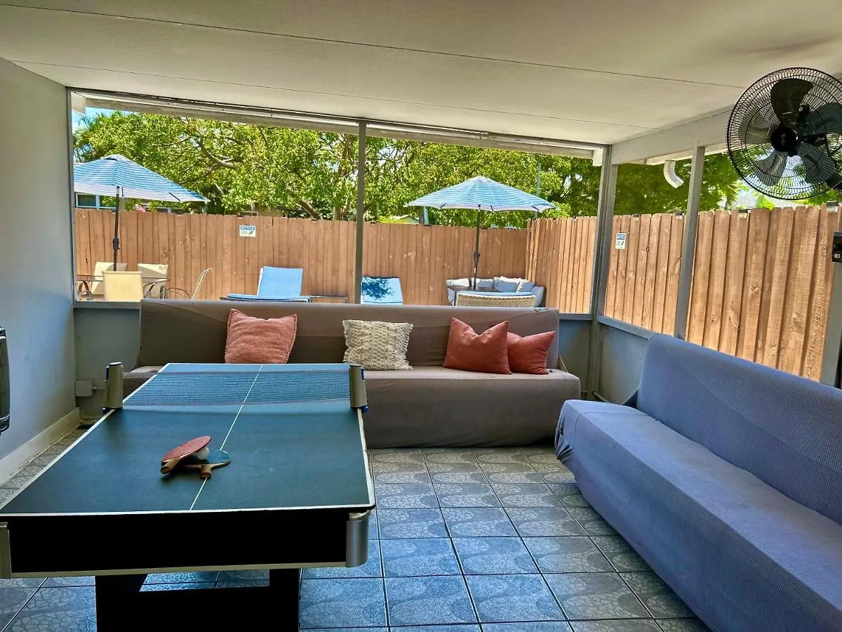 Main House 3 Bed 2 Bath & 1 Bed 1 Bath 度假居