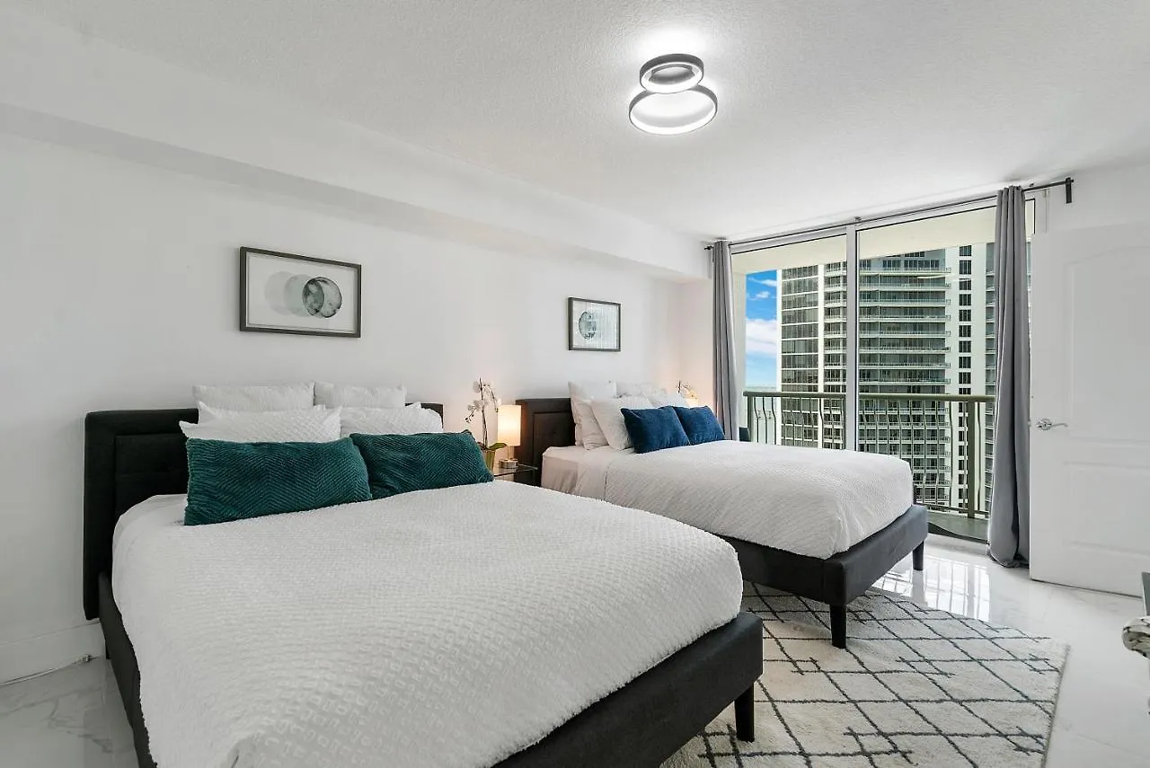Awesome Penthouse Apt Brickell W/pool *